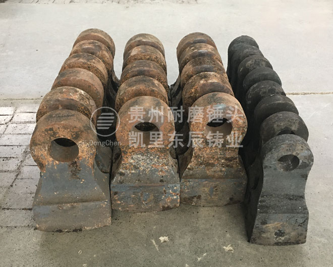 合金錘頭用哪種材質(zhì) 破碎機(jī)錘頭凱里東辰復(fù)合合金錘頭.jpg
